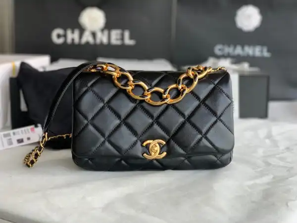 Firstbag Ru CHANEL FLAP BAG