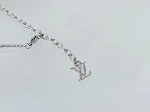 Yupoo bagsoffer LOUIS VUITTON NECKLACE