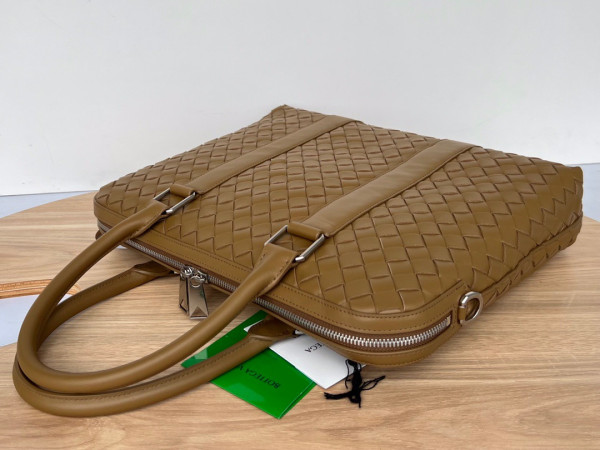 HOT SALE Bottega Veneta Slim Intrecciato Briefcase