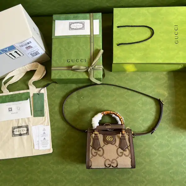 Bagsoffer Gucci Diana mini tote bag with jumbo GG