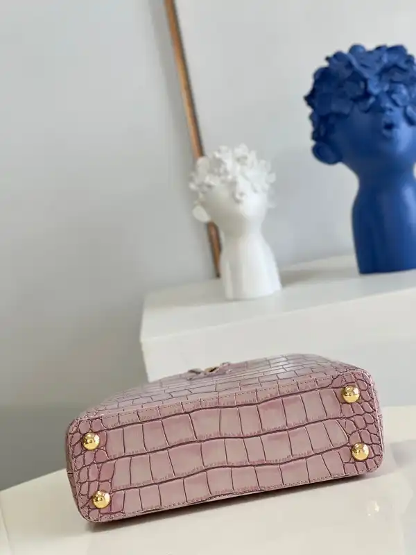 Affordable LOUIS VUITTON CAPUCINES BB