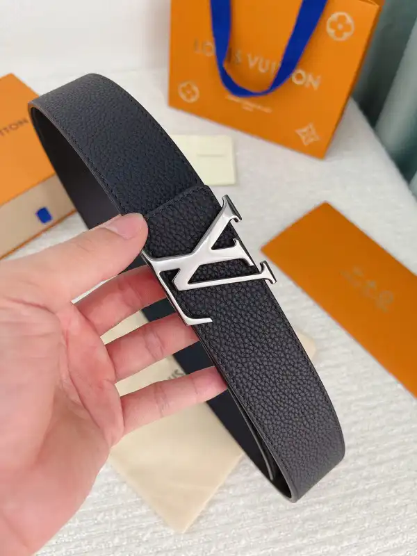 LOUIS VUITTON BELT