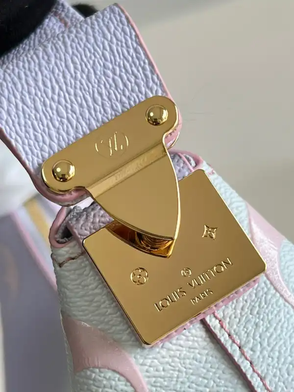 LOUIS VUITTON MARSHMALLOW