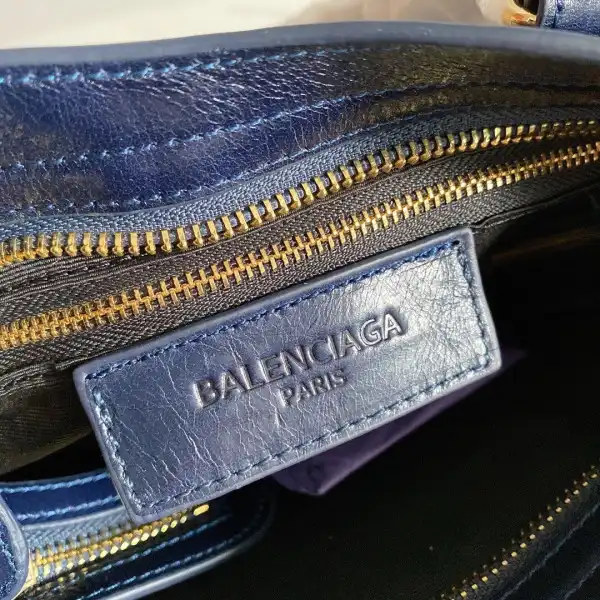 First bag ru BALENCIAGA CHANELASSIC CITY