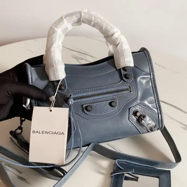 Frstbag ru BALENCIAGA CHANELASSIC CITY