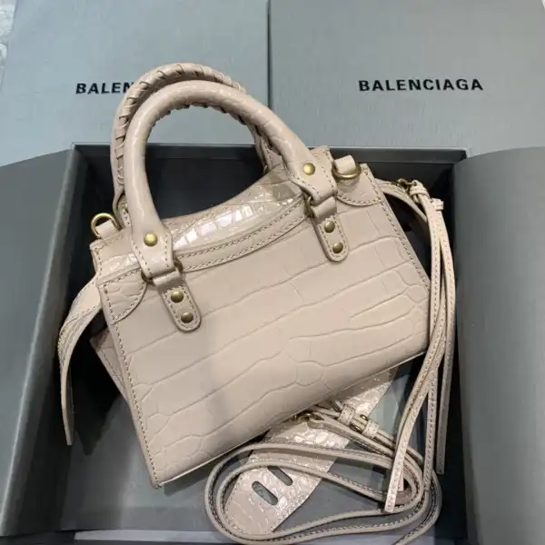 Bagsoffer BALENCIAGA NEO CLASSIC MINI TOP HANDLE BAG