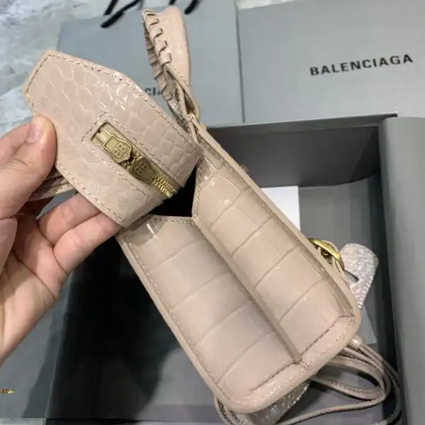 Bagsoffer BALENCIAGA NEO CLASSIC MINI TOP HANDLE BAG