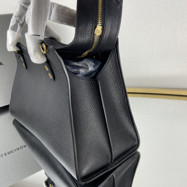 BALENCIAGA NEO CLASSIC SMALL TOP HANDLE BAG