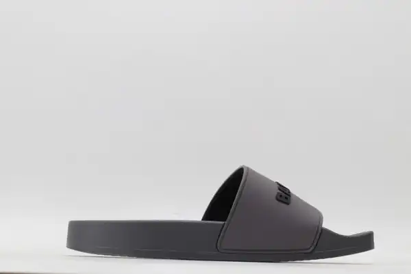 Bagsoffer BALENCIAGA POOL SLIDE SANDAL