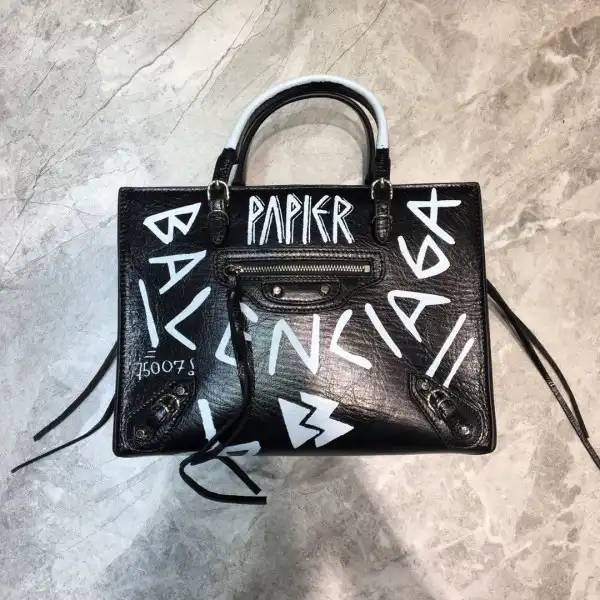 Yupoo bagsoffer BALENCIAGA CLASSIC CITY GRAFFITI