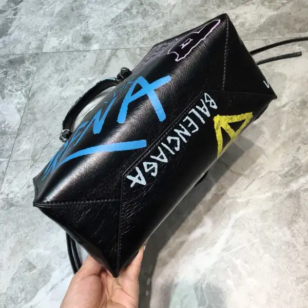 Bagsoffer BALENCIAGA CLASSIC CITY GRAFFITI