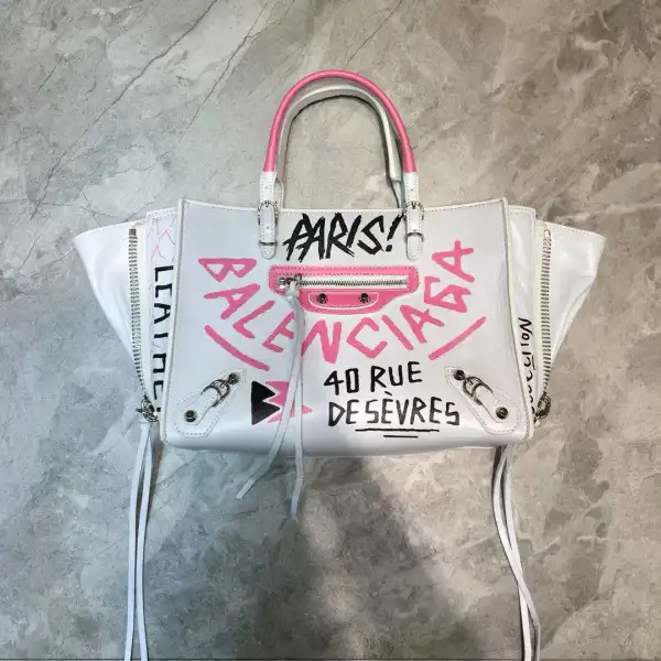 Frstbag ru BALENCIAGA CHANELASSIC CITY GRAFFITI