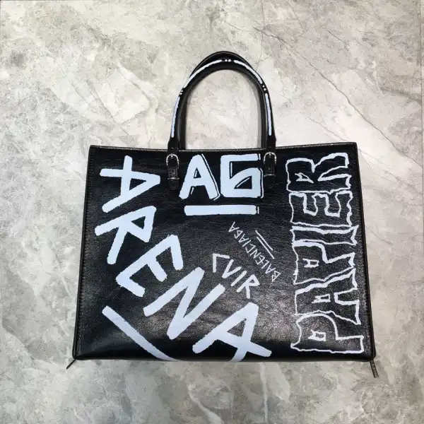 Bagsoffer BALENCIAGA CLASSIC CITY GRAFFITI