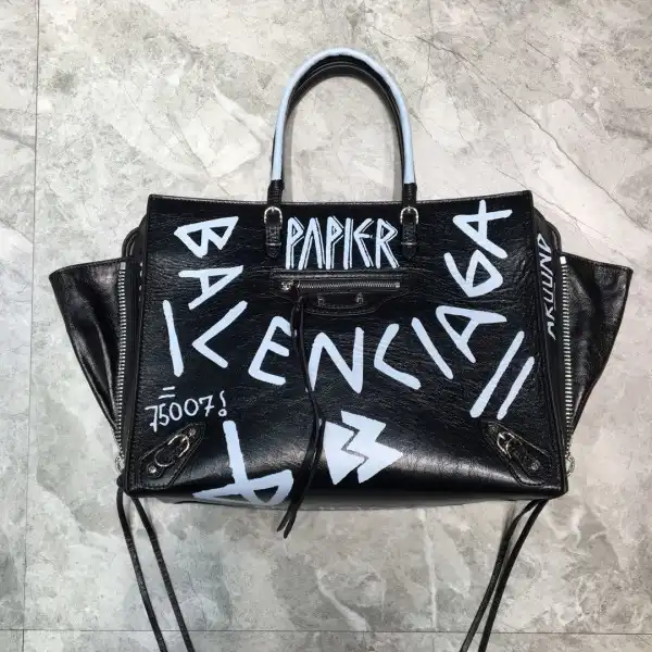 Bagsoffer BALENCIAGA CLASSIC CITY GRAFFITI