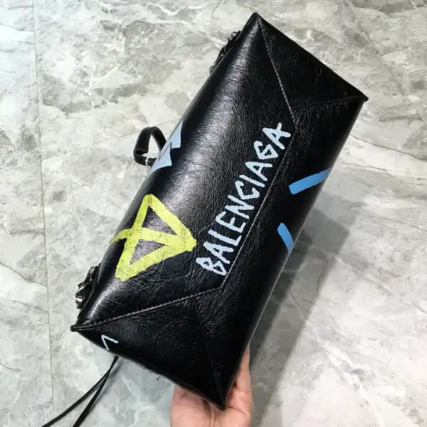 Bagsoffer BALENCIAGA CLASSIC CITY GRAFFITI