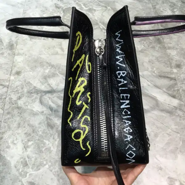 Bagsoffer BALENCIAGA CLASSIC CITY GRAFFITI