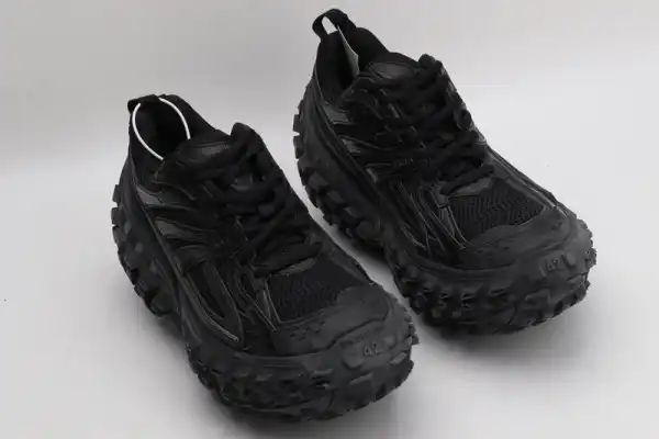 BALENCIAGA DEFENDER SNEAKER