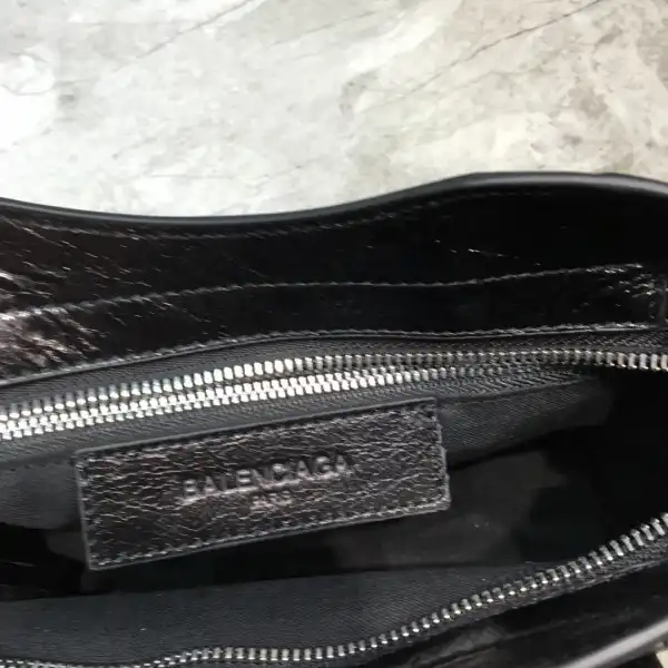 First bag ru BALENCIAGA CHANELASSIC CITY