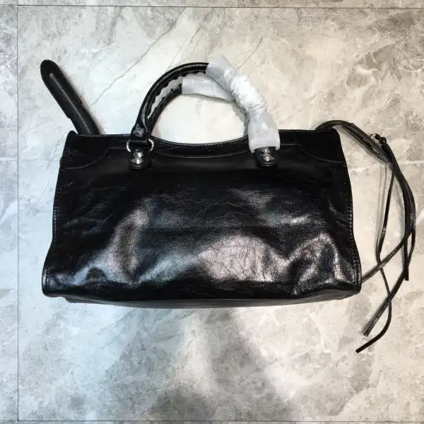 First bag ru BALENCIAGA CHANELASSIC CITY