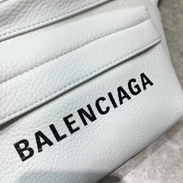 BALENCIAGA EVERYDAY BELTPACK