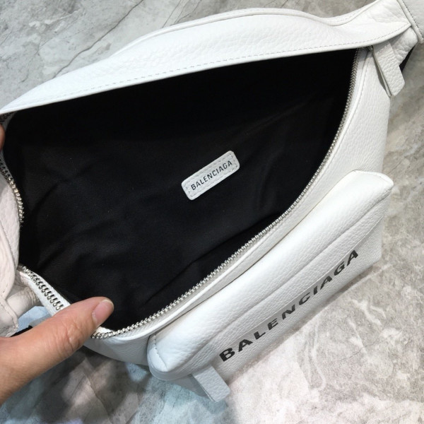 HOT SALE BALENCIAGA EVERYDAY BELTPACK