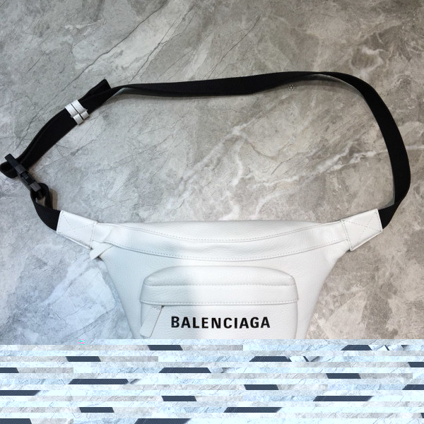 HOT SALE BALENCIAGA EVERYDAY BELTPACK