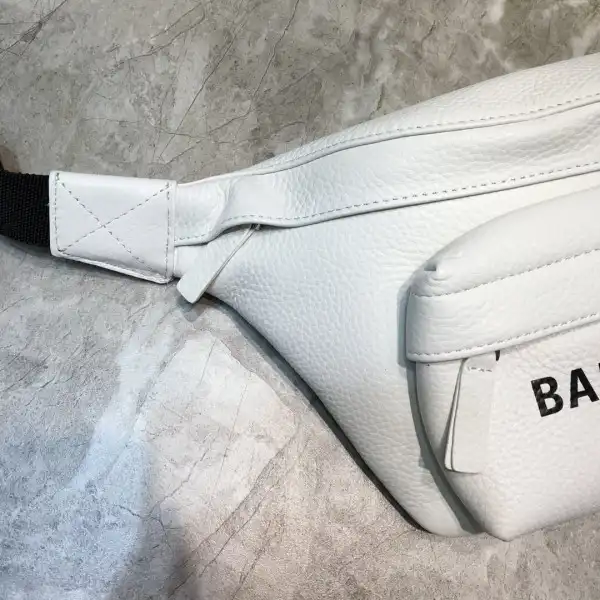 BALENCIAGA EVERYDAY BELTPACK