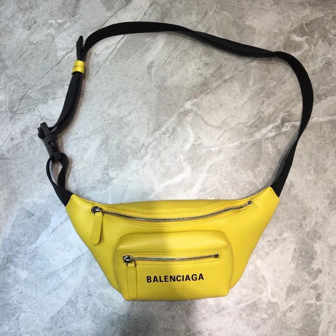 Frstbag ru BALENCIAGA EVERYDAY BELTPACK