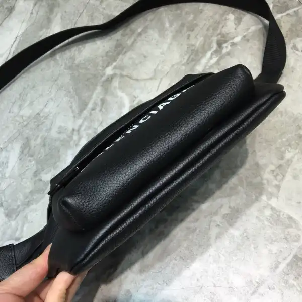 Bagsoffer yupoo BALENCIAGA EVERYDAY BELTPACK