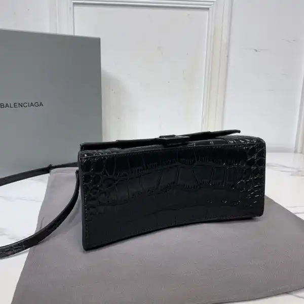 Bagsoffer BALENCIAGA HOURGLASS SMALL TOP HANDLE BAG