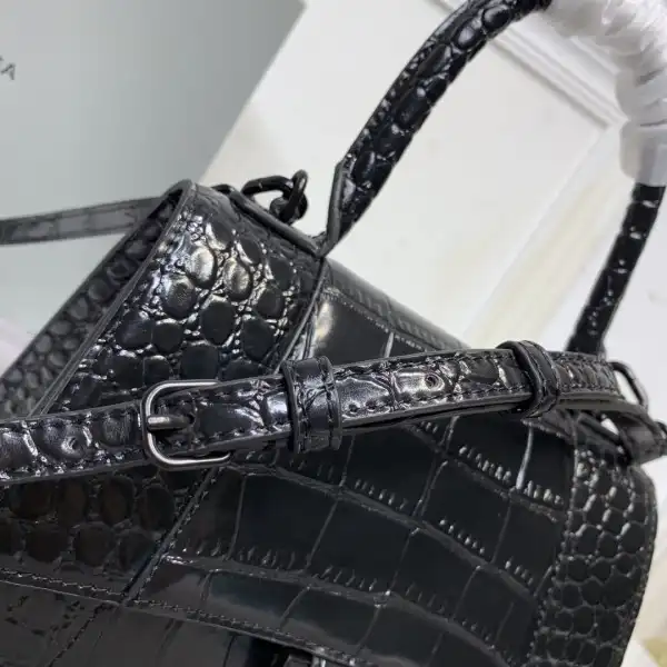 First bag ru BALENCIAGA HOURGLASS SMALL TOP HANDLE BAG