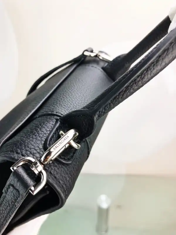 BALENCIAGA HOURGLASS XS TOP HANDLE BAG