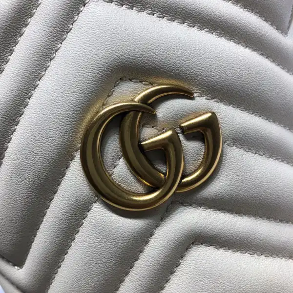 Affordable GUCCI GG Marmont mini bucket bag