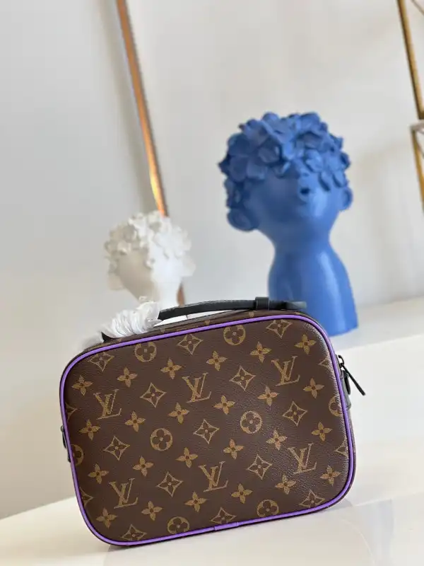 LOUIS VUITTON S LOCK MESSENGER