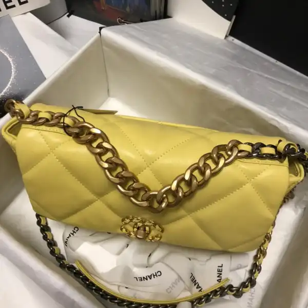 CHANEL 19 FLAP BAG