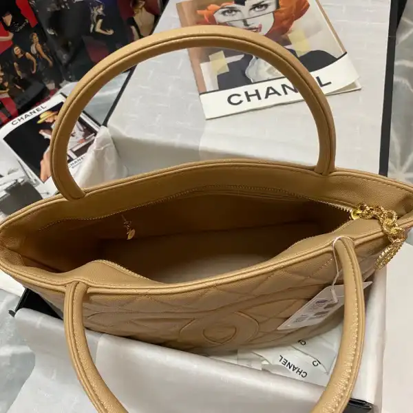 CHANEL VINTAGEP BAG