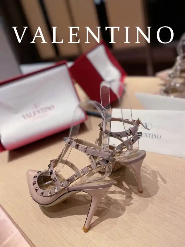 Frstbag ru VALENTINO ROCKSTUD SANDAL