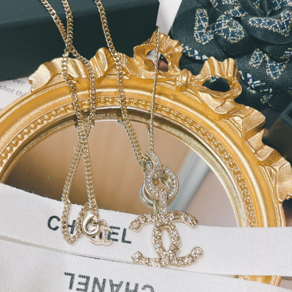 CL NECKLACE