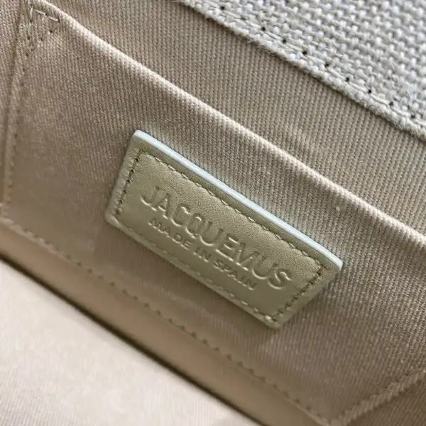 First bag ru JACQUEMUS Le Chiquito Mini Bag