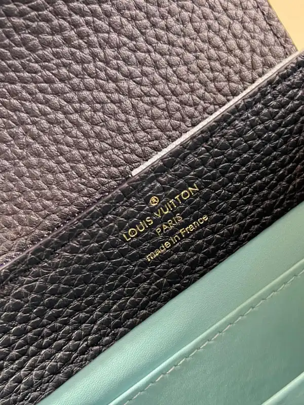 Firstbag Ru LOUIS VUITTON CAPUCINES MINI