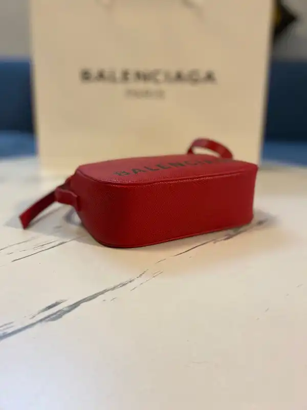 BALENCIAGA EVERYDAY CAMERA BAG XS