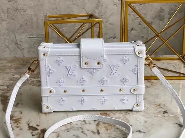 LOUIS VUITTON PETITE MALLE