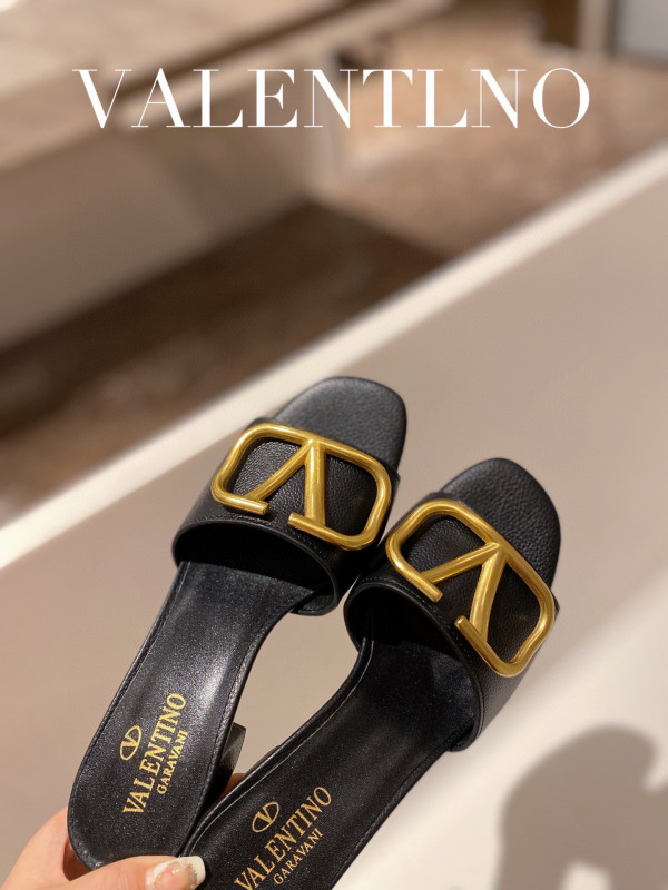 VALENTINO VLOGO SIGNATURE SLIDE SANDAL