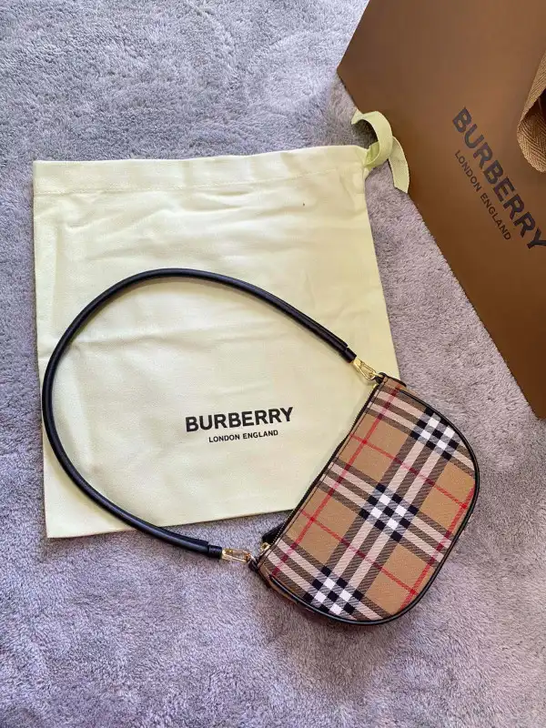 Bagsoffer BURBERRY Olympia Pouch