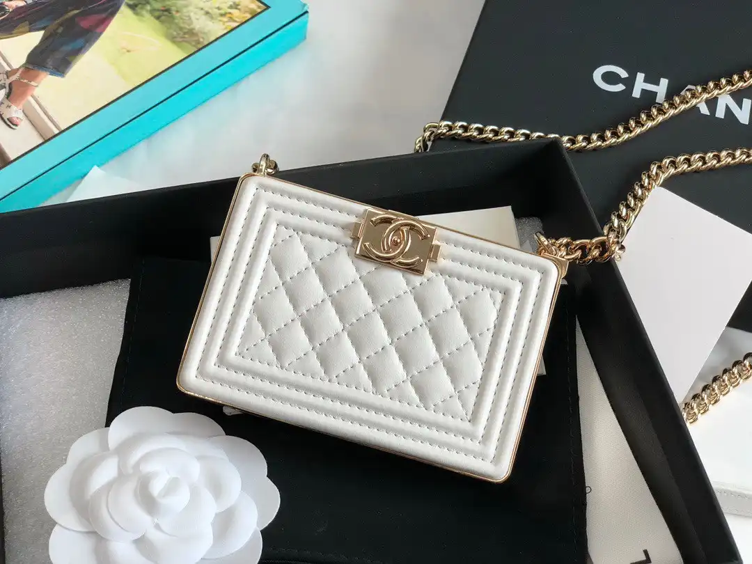 CHANEL BOY MINAUDIERE