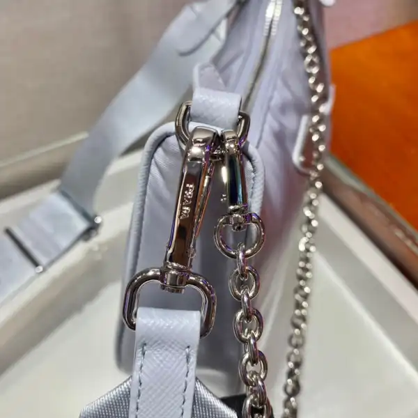 Yupoo bagsoffer Prada Re-Edition 2005 nylon shoulder bag