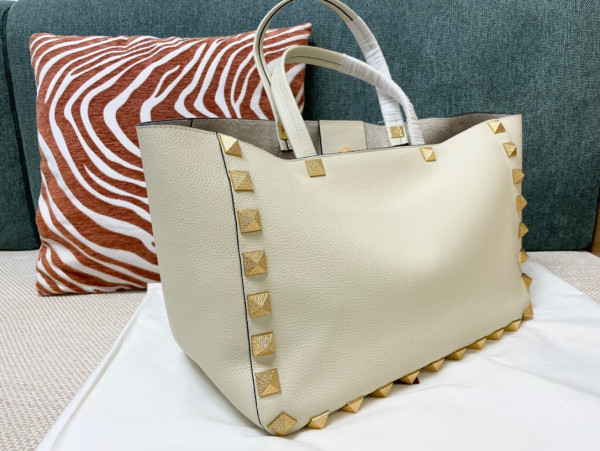 HOT SALE VALENTINO GARAVANI ROMAN STUD TOTE BAG