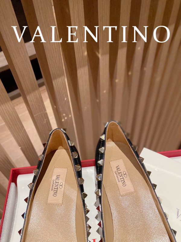 VALENTINO ROCKSTUD FLAT