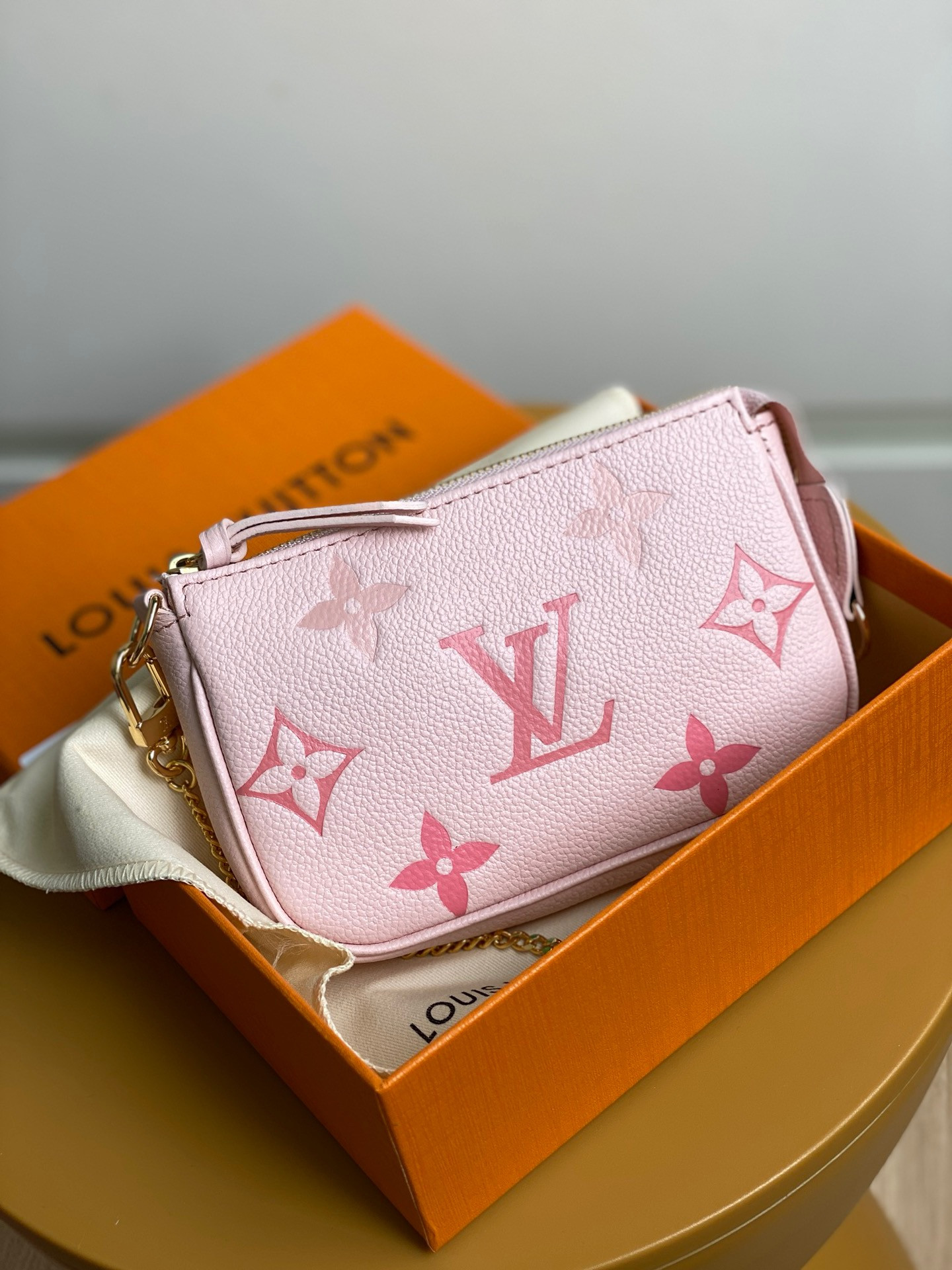 HOT SALE LOUIS VUITTON MINI POCHETTE ACCESSOIRES