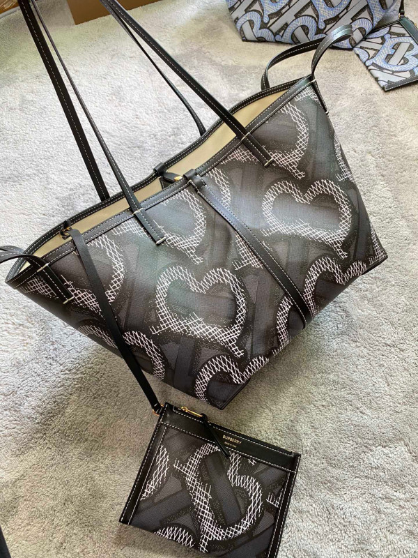 HOT SALE BURBERRY TOTE